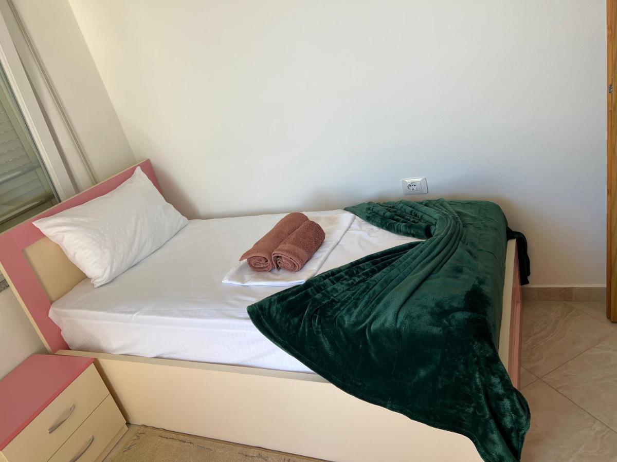 Sol Apartment Lezhe Exterior photo